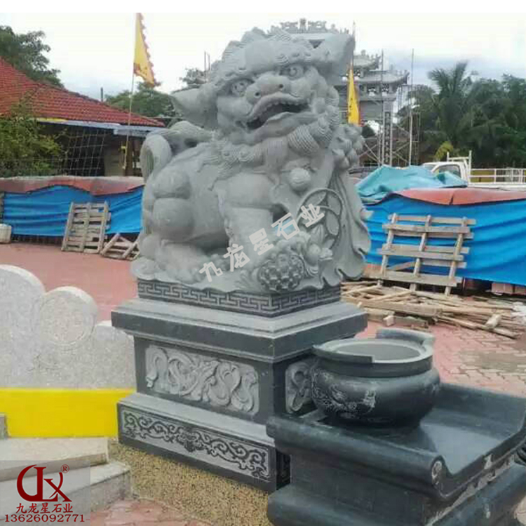 常見(jiàn)的門前石獅子圖片大全
