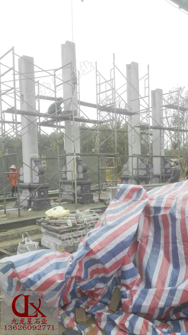 農(nóng)村村門口牌坊 新農(nóng)村牌坊的安裝過程