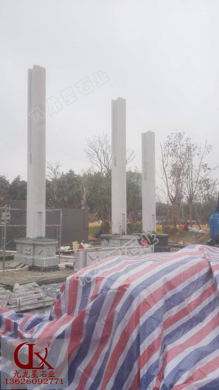 農(nóng)村村門口牌坊 新農(nóng)村牌坊的安裝過程